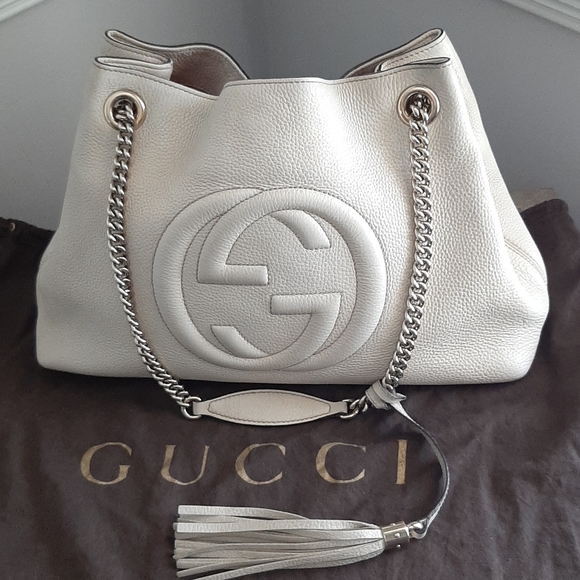 Gucci Handbags - BARELY USED STUNNING GUCCI SOHO CHAIN BAG